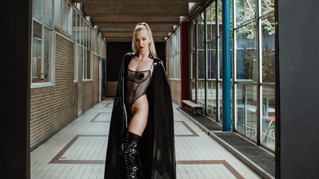 Tips for New and Aspiring Models from a Photographer’s Perspective